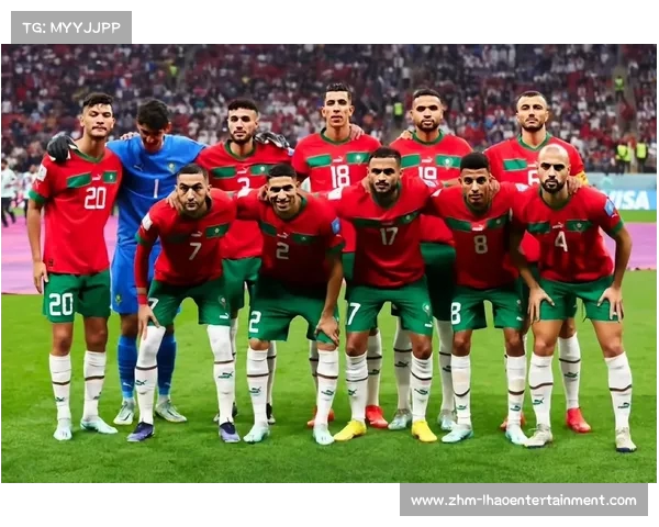 摩洛哥球员跪谢球迷展现仁义精神 创造历史最佳战绩虽败犹荣